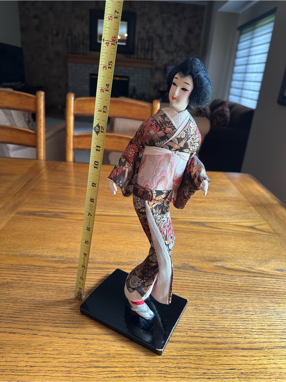 Vintage Nishi Japanese Geisha Doll in Brown Floral Kimono - Picture 9 of 10